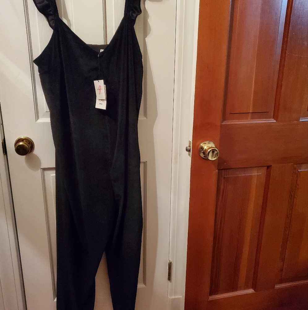 The Nines by HATCH Flutter Short Sleeve Maternity Black Romper